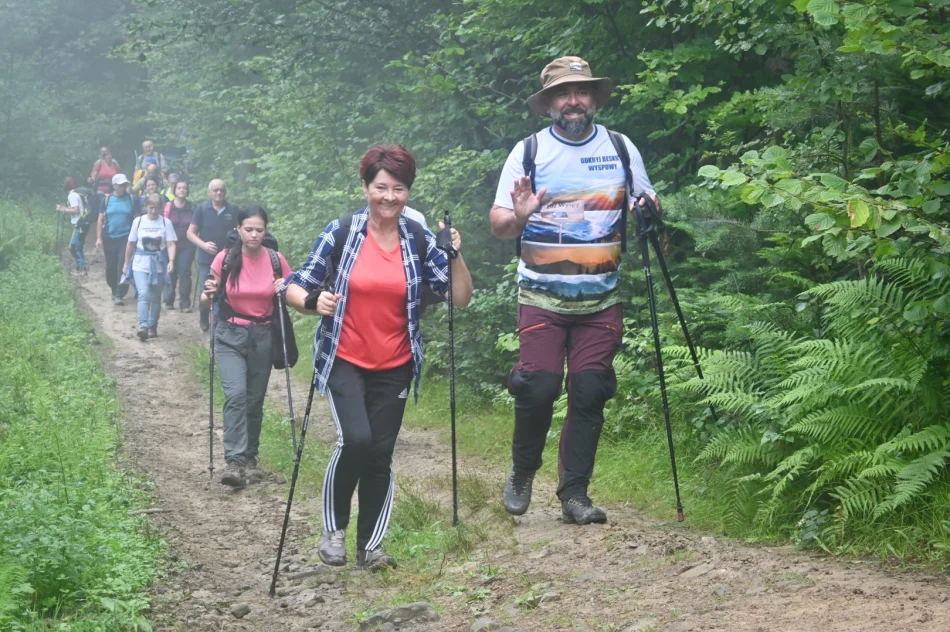 Odkryj Beskid Wyspowy 2025 na szczycie Kiczory! Kolejne udane spotkanie miłośników gór! - zdjęcie 2