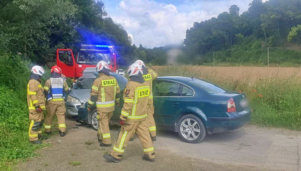 Kolizja w Walowej Górze/fot.: OSP Łososina Górna
