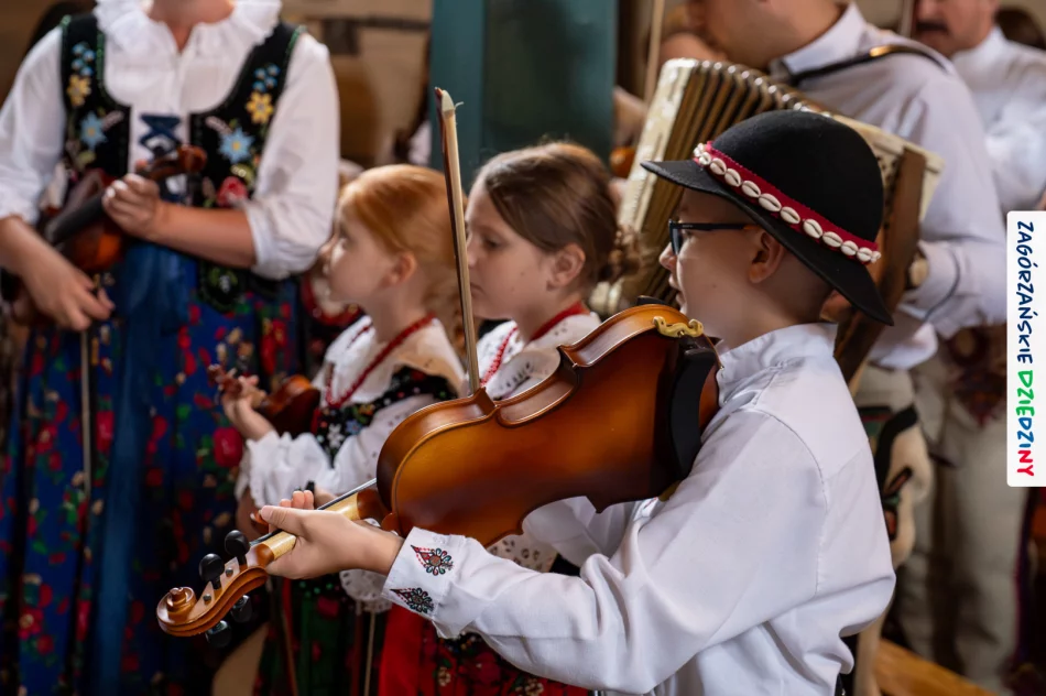 Mimo deszczu regionalna Eucharystia przyciągnęła wiernych (ZDJĘCIA) - zdjęcie 11