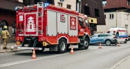 Samochód uderzył w słup energetyczny - zdjęcie 4