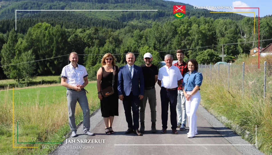 Odbiór zmodernizowanych odcinków dróg w Starej Wsi - zdjęcie 1