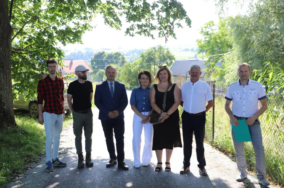 Odbiór zmodernizowanych odcinków dróg w Starej Wsi - zdjęcie 6
