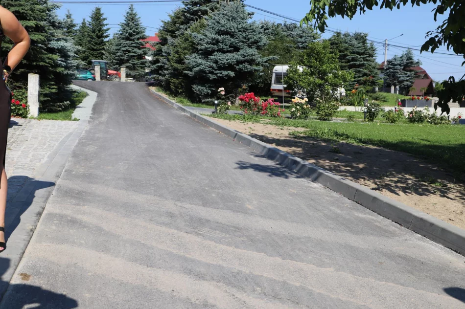 Odbiór zmodernizowanych odcinków dróg w Starej Wsi - zdjęcie 7