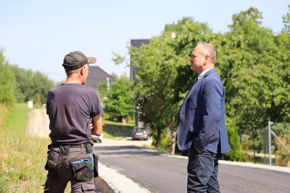 Odbiór zmodernizowanych odcinków dróg w Starej Wsi - zdjęcie 18