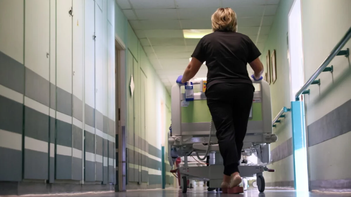 Niektóre szpitale przesuwają planowane operacje