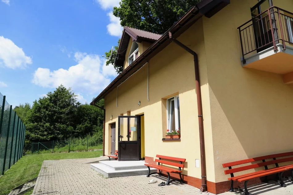 Modernizacja budynków zapleczy sportowych w Rupniowie i Siekierczynie - zdjęcie 2
