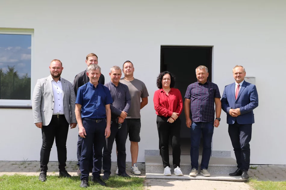 Modernizacja budynków zapleczy sportowych w Rupniowie i Siekierczynie - zdjęcie 14