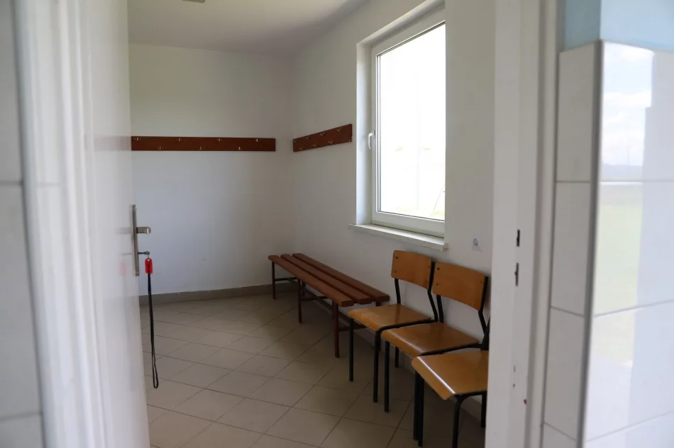 Modernizacja budynków zapleczy sportowych w Rupniowie i Siekierczynie - zdjęcie 20