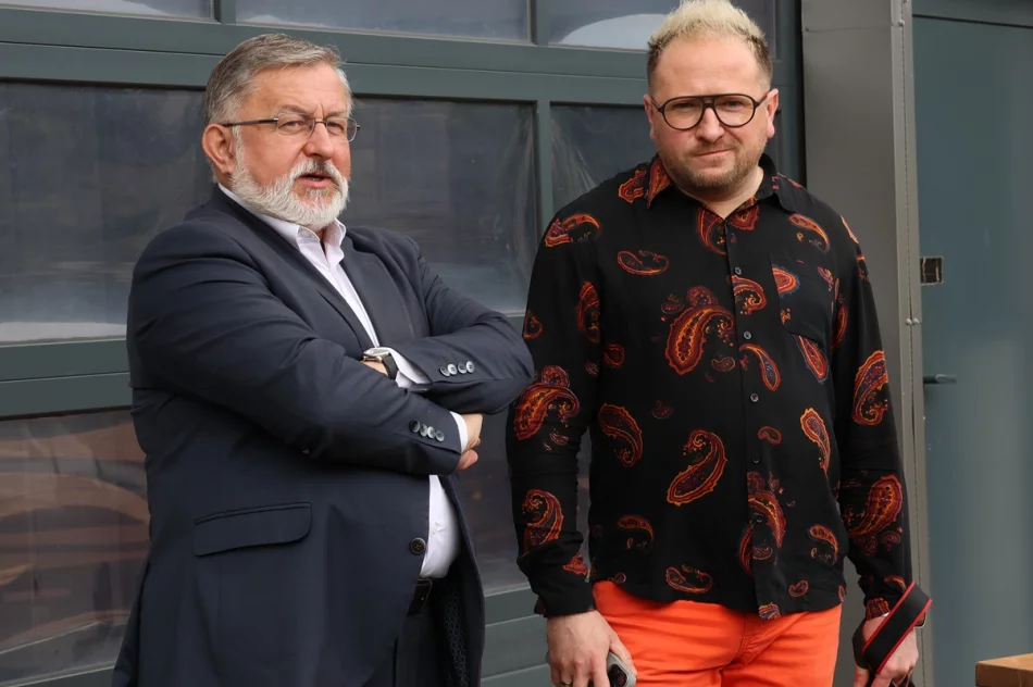 Miasto Limanowa otrzymało dwie stacje naprawy rowerów, w ramach realizowanego przez LOT Powiatu Limanowskiego projektu! - zdjęcie 2