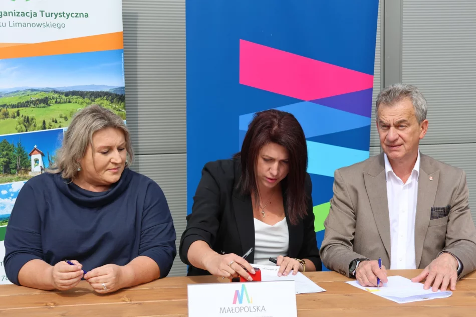 Miasto Limanowa otrzymało dwie stacje naprawy rowerów, w ramach realizowanego przez LOT Powiatu Limanowskiego projektu! - zdjęcie 3