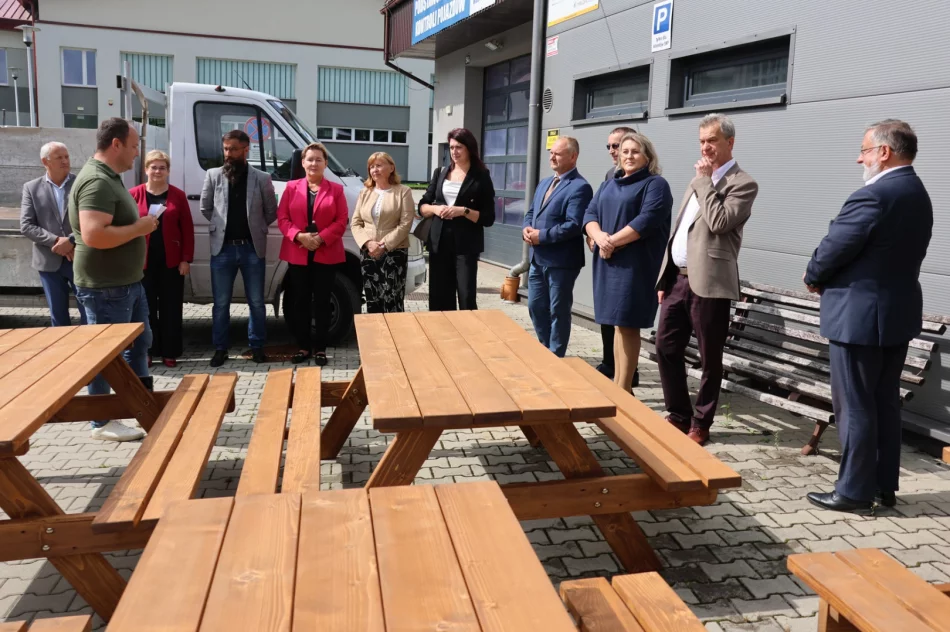 Miasto Limanowa otrzymało dwie stacje naprawy rowerów, w ramach realizowanego przez LOT Powiatu Limanowskiego projektu! - zdjęcie 10