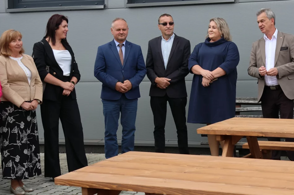 Miasto Limanowa otrzymało dwie stacje naprawy rowerów, w ramach realizowanego przez LOT Powiatu Limanowskiego projektu! - zdjęcie 15
