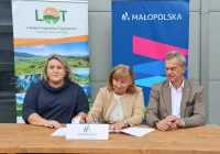 Miasto Limanowa otrzymało dwie stacje naprawy rowerów, w ramach realizowanego przez LOT Powiatu Limanowskiego projektu! - zdjęcie główne