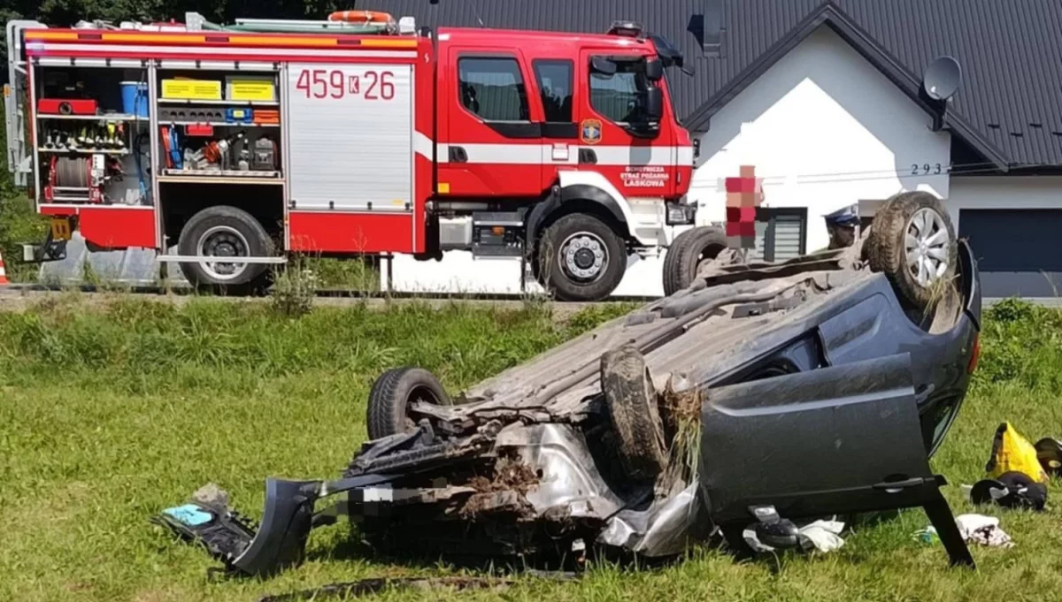 Dachowanie w Kamionce Małej/fot.: OSP Laskowa
