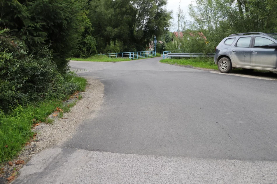 Odebrano kolejne odcinki zmodernizowanych dróg - zdjęcie 5
