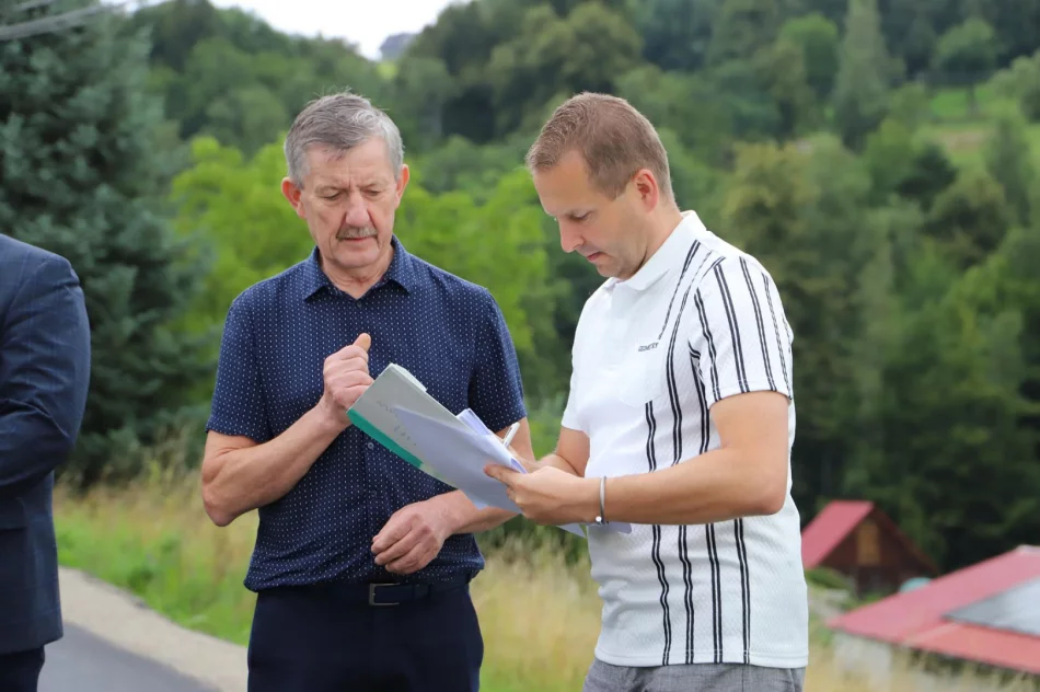 Odebrano kolejne odcinki zmodernizowanych dróg - zdjęcie 8