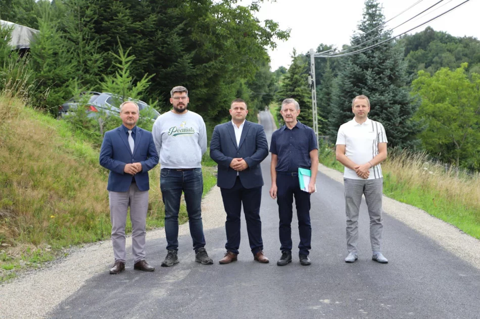 Odebrano kolejne odcinki zmodernizowanych dróg - zdjęcie 11