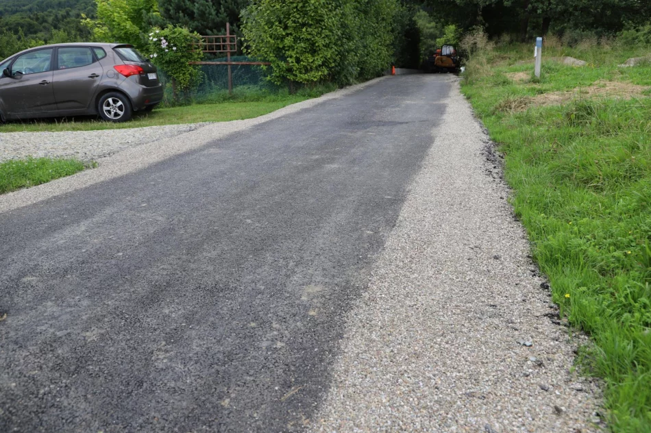Odebrano kolejne odcinki zmodernizowanych dróg - zdjęcie 14