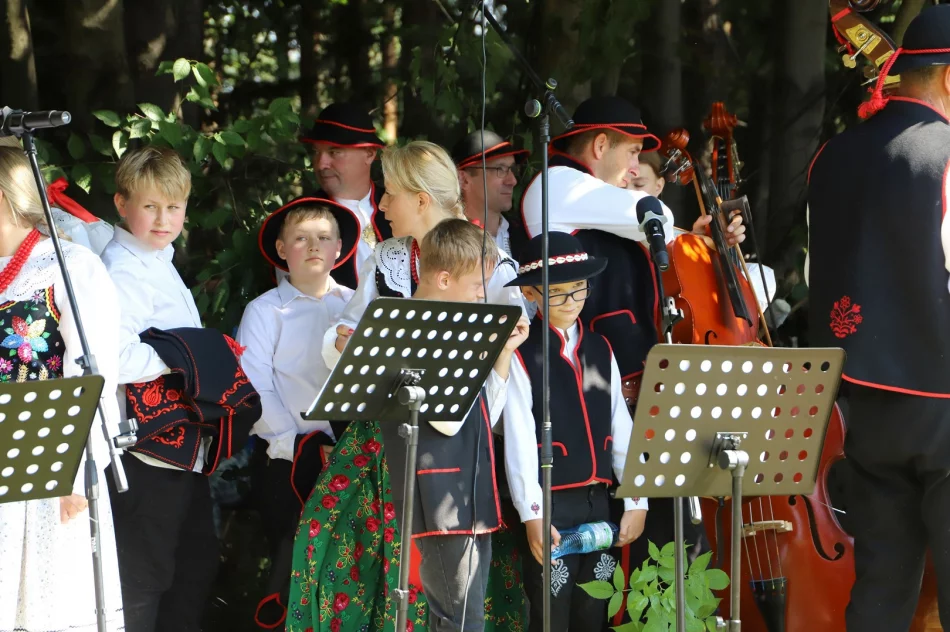 Odkrywanie Beskidu Wyspowego na górze Golców - zdjęcie 6