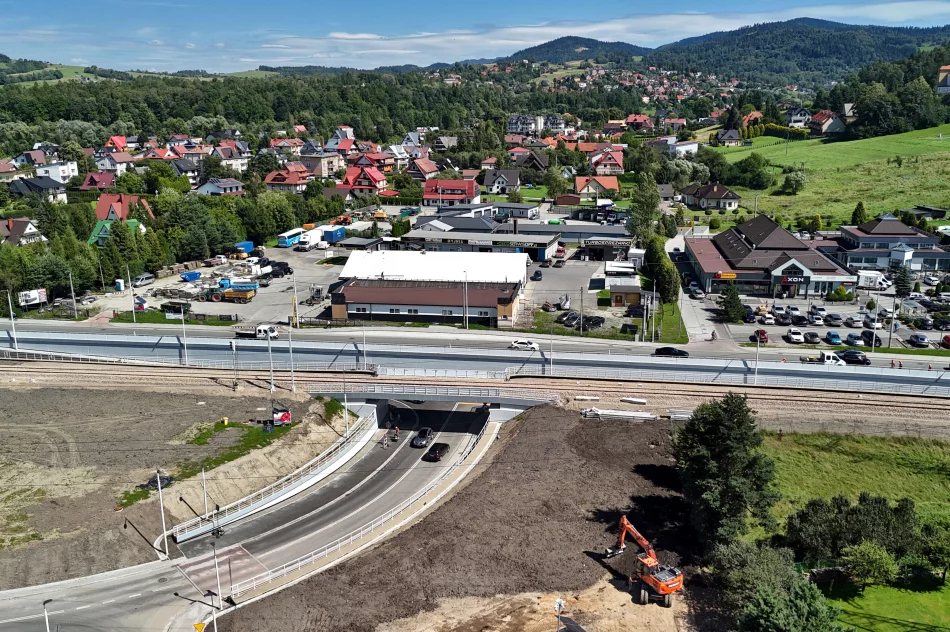 Pierwsze pociągi na zmodernizowanym odcinku linii kolejowej  - zdjęcie 3