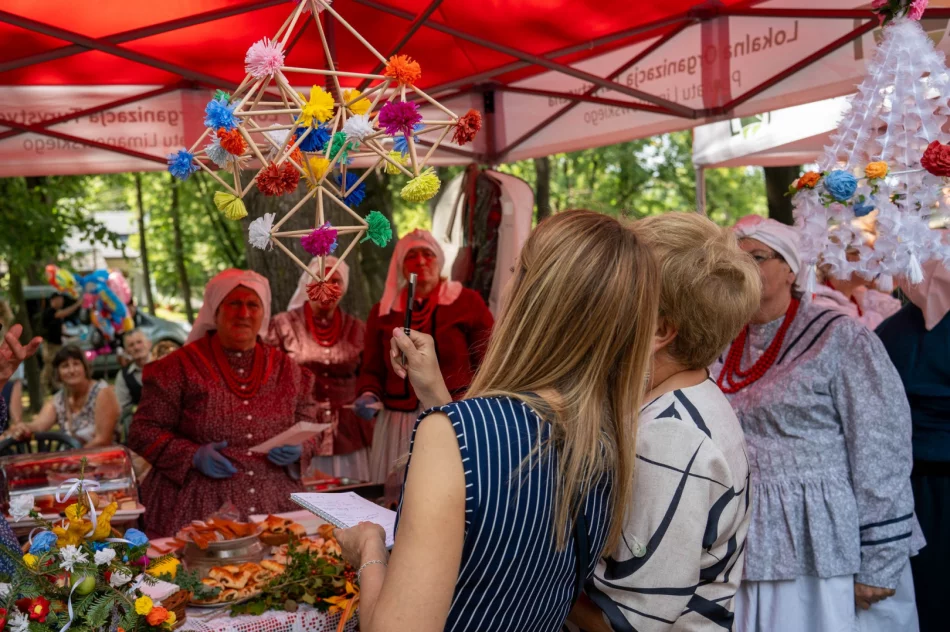 Przegląd dorobku artystycznego i kulinarnego KGW (ZDJĘCIA) - zdjęcie 16