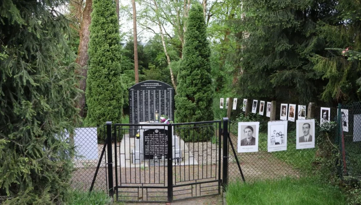 Masowa mogiłą na osiedlu Pańskie przy ulicy Ludwika Mroza/fot.: Sztetl Mszana Dolna