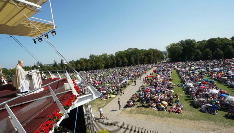 Bp Dec: człowiek odwracający się od Boga jest często barbarzyńcą, a  in vitro nazwał „zakamuflowaną aborcją” - zdjęcie 1