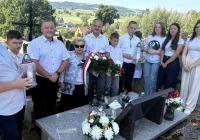 Upamiętnienie porucznika Janka Wróbla nad grobem w Męcinie - zdjęcie główne