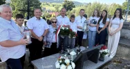 Upamiętnienie porucznika Janka Wróbla nad grobem w Męcinie - zdjęcie 2