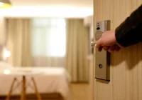 Czym różnią się kwatery pracownicze od tradycyjnych hoteli? - zdjęcie główne