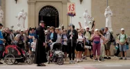 Drugi dzień pielgrzymki poświęcony rodzinom - zdjęcie 2