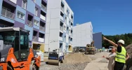 Wizyta Burmistrz Limanowej na placu budowy powstających bloków przy ul. Bednarczyka - zdjęcie 3