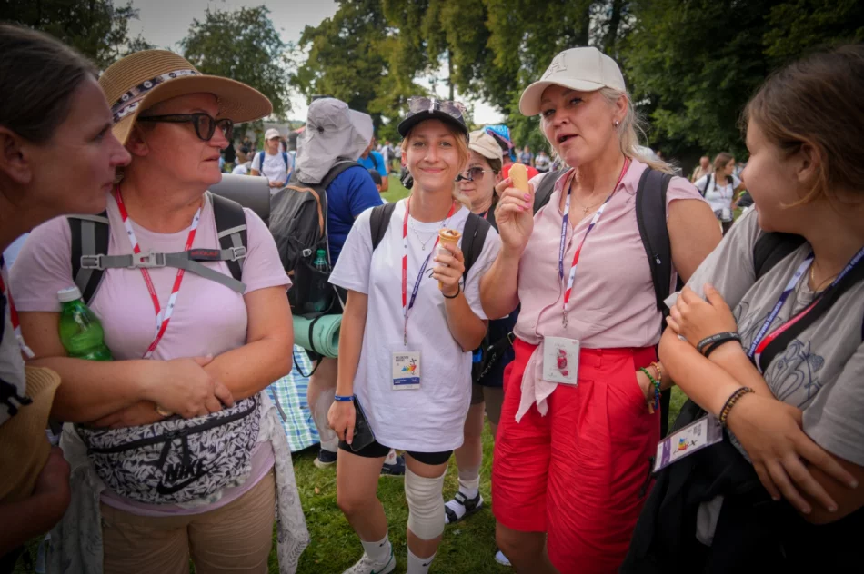 Czwarty dzień Pieszej Pielgrzymki Tarnowskiej: modlitwa za ojczyznę (ZDJĘCIA, WIDEO) - zdjęcie 19