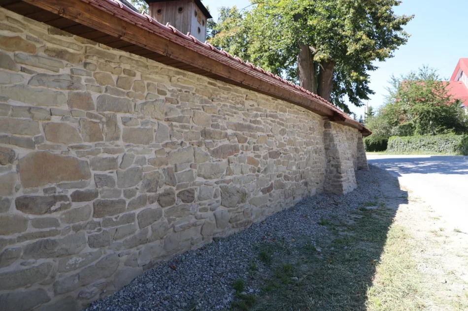 Remonty kościelnych murów  - zdjęcie 6