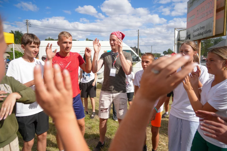 Szósty dzień pielgrzymki: modlitwa za kapłanów i spotkanie z biskupem - zdjęcie 3