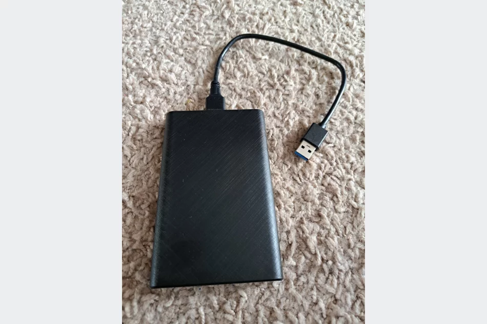 Dysk zewnętrzny przenośny WD 750GB HDD USB prawie 1TB - stan idealny. - zdjęcie 1