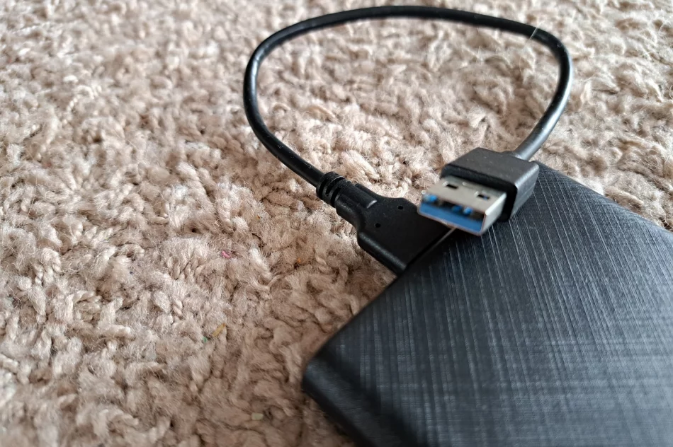 Dysk zewnętrzny przenośny WD 750GB HDD USB prawie 1TB - stan idealny. - zdjęcie 3