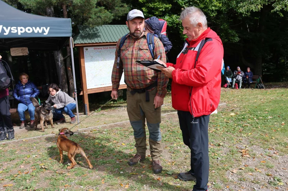 Uczestnicy akcji Odkryj Beskid Wyspowy zdobyli Miejska Górę! - zdjęcie 12