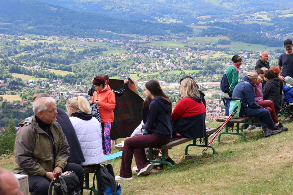 Uczestnicy akcji Odkryj Beskid Wyspowy zdobyli Miejska Górę! - zdjęcie 16