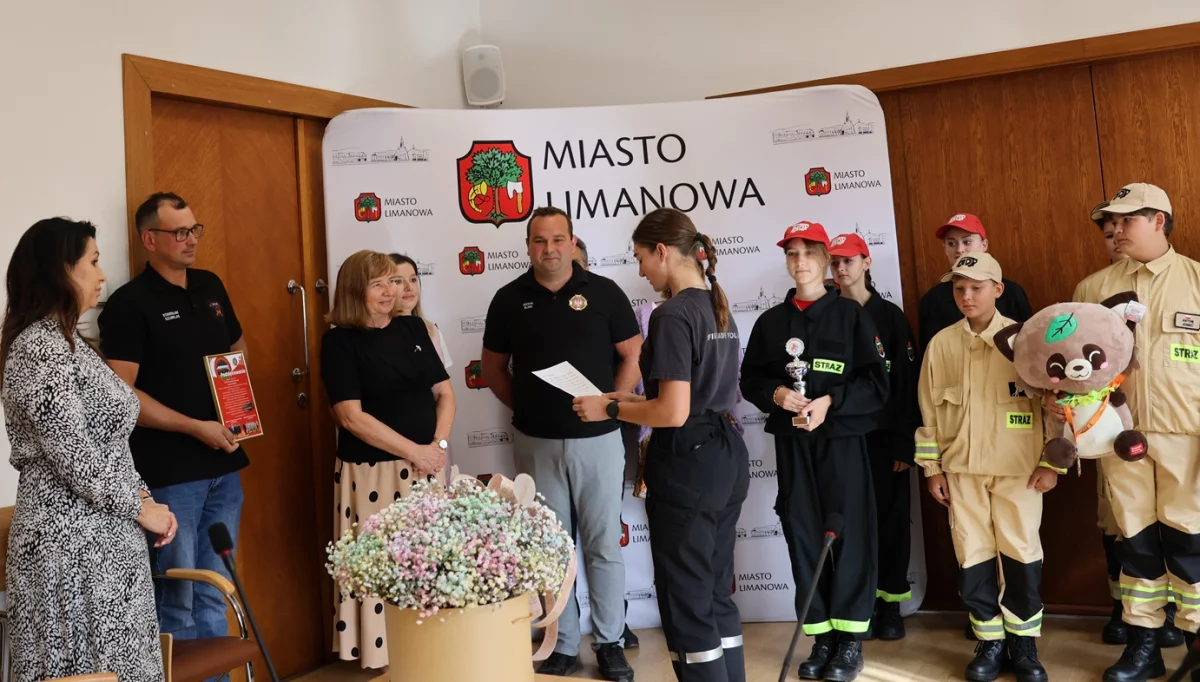 Burmistrz Miasta Limanowa odwiedzili przedstawiciele Młodzieżowych Drużyn Pożarniczych z terenu Miasta Limanowa