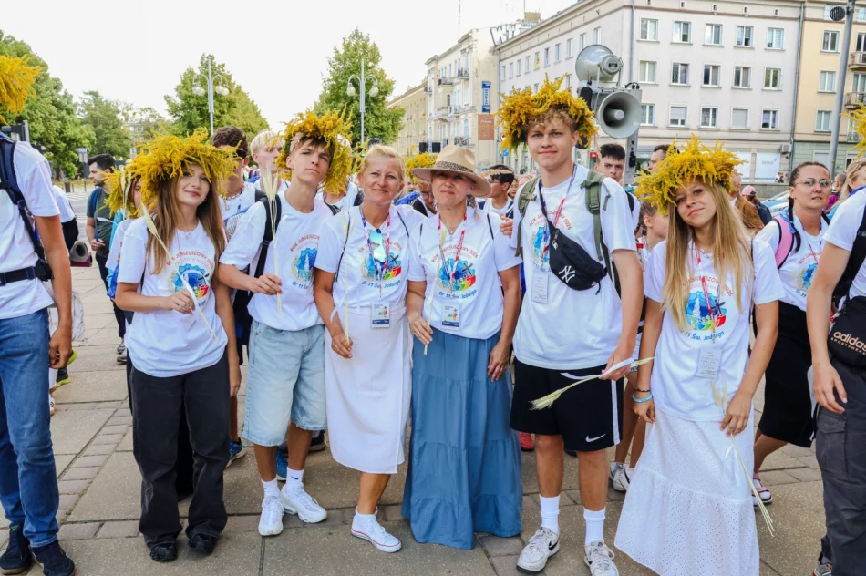 Pielgrzymi zakończyli 43. pielgrzymkę na Jasną Górę (ZDJĘCIA, WIDEO) - zdjęcie 14