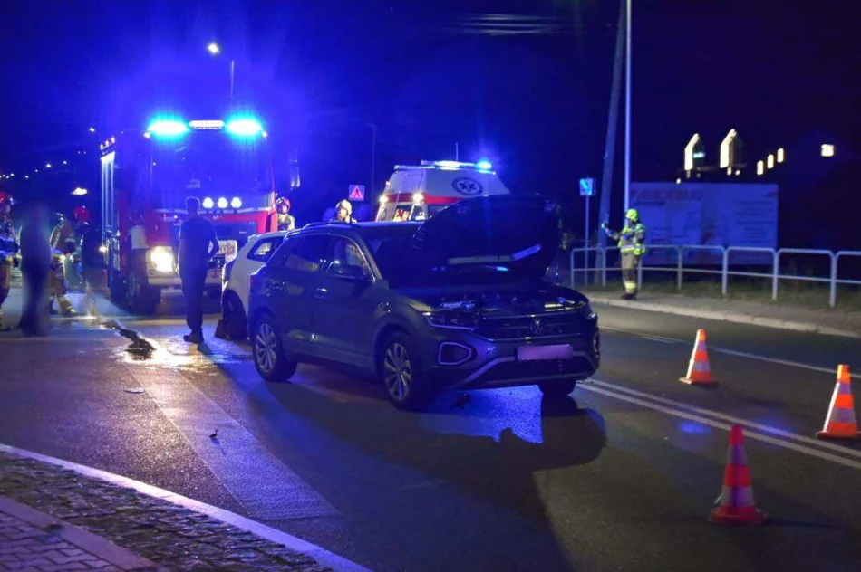 Wypadek: kierowca VW nie ustąpił pierwszeństwa, 24-latka w szpitalu - zdjęcie 4