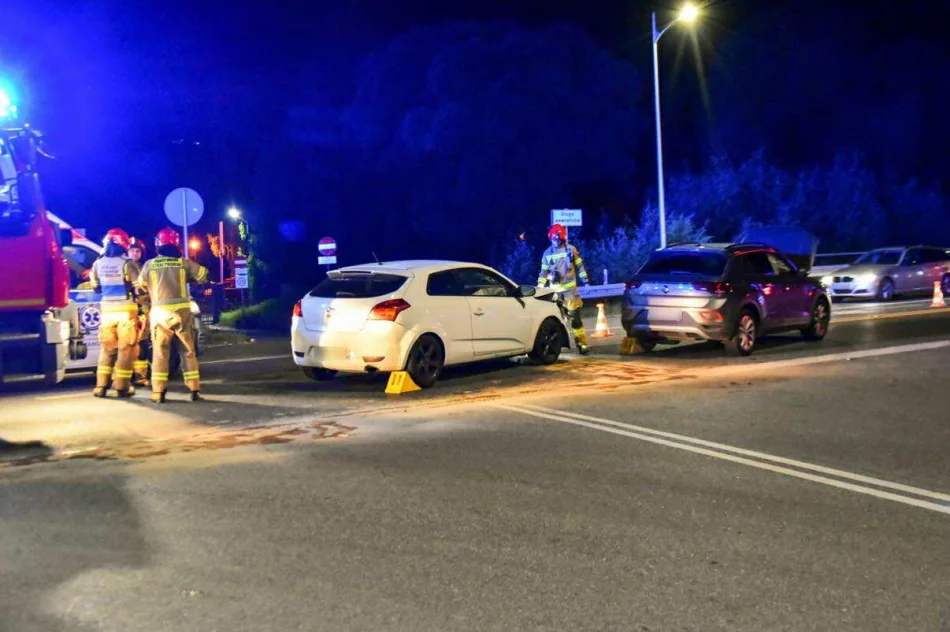 Wypadek: kierowca VW nie ustąpił pierwszeństwa, 24-latka w szpitalu - zdjęcie 8