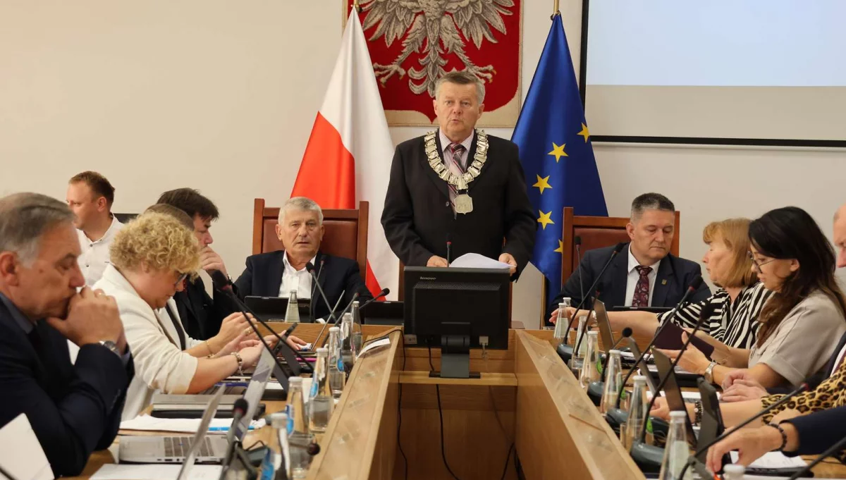  Nowe herby, plany finansowe i inwestycje – co działo się na XVIII Sesji Rady Miasta Limanowa?