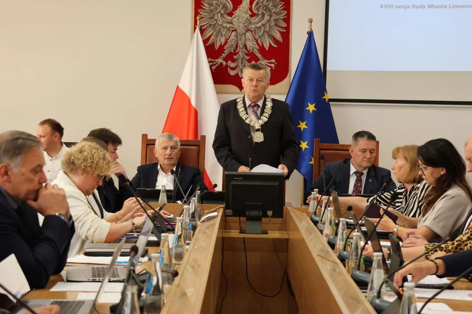  Nowe herby, plany finansowe i inwestycje – co działo się na XVIII Sesji Rady Miasta Limanowa? - zdjęcie 3