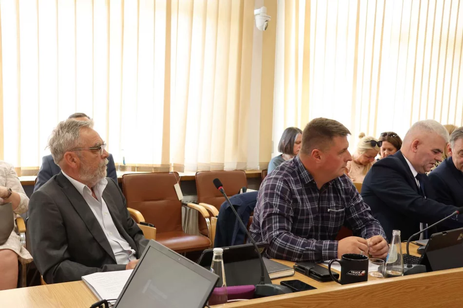  Nowe herby, plany finansowe i inwestycje – co działo się na XVIII Sesji Rady Miasta Limanowa? - zdjęcie 12