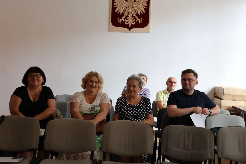  Nowe herby, plany finansowe i inwestycje – co działo się na XVIII Sesji Rady Miasta Limanowa? - zdjęcie 15