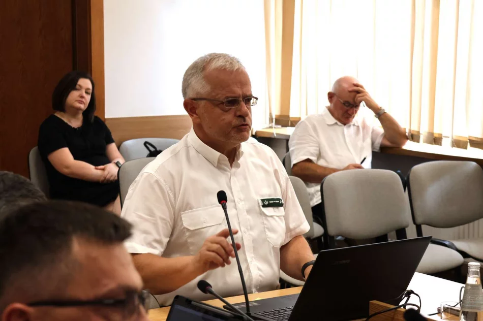  Nowe herby, plany finansowe i inwestycje – co działo się na XVIII Sesji Rady Miasta Limanowa? - zdjęcie 17