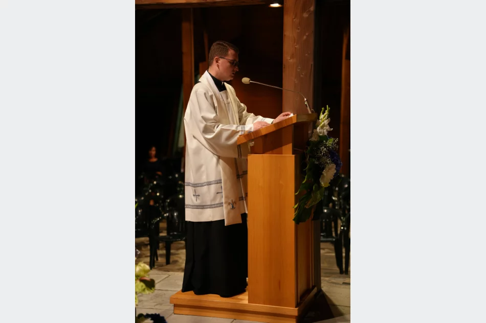 Tradycyjna Eucharystia o północy - zdjęcie 20