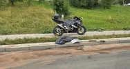 Motocyklista wywrócił się na krajowej "28" - zdjęcie 2